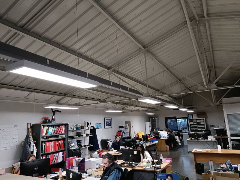 Remplacement de l'ensemble des éclairages chez RICHARDSON à St Genis Laval dans le Rhône sur la zone industrielle 