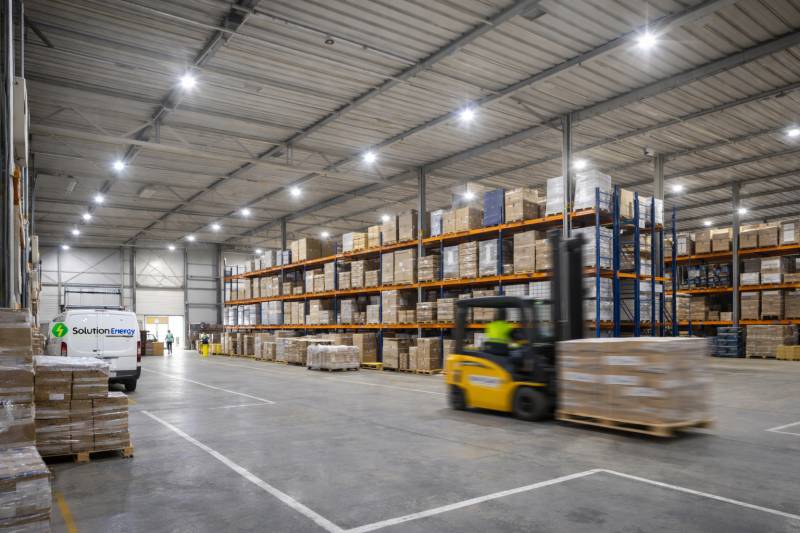 Accompagnement CEE pour l’éclairage LED d’entrepôt logistique à Lyon