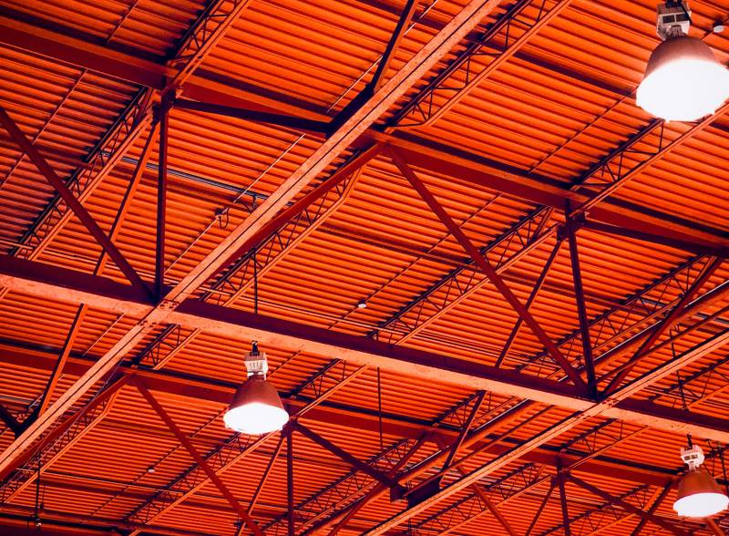 Installateur de suspension luminaire industriel LED à Lyon